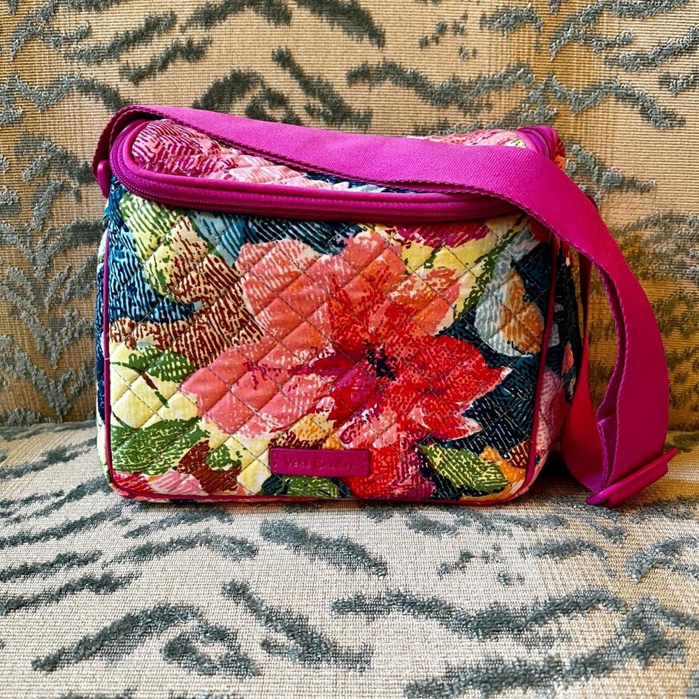 Vera Bradley Small Iconic Stay Cooler Lunchbox Lunch Bag in Super Bloom Floral